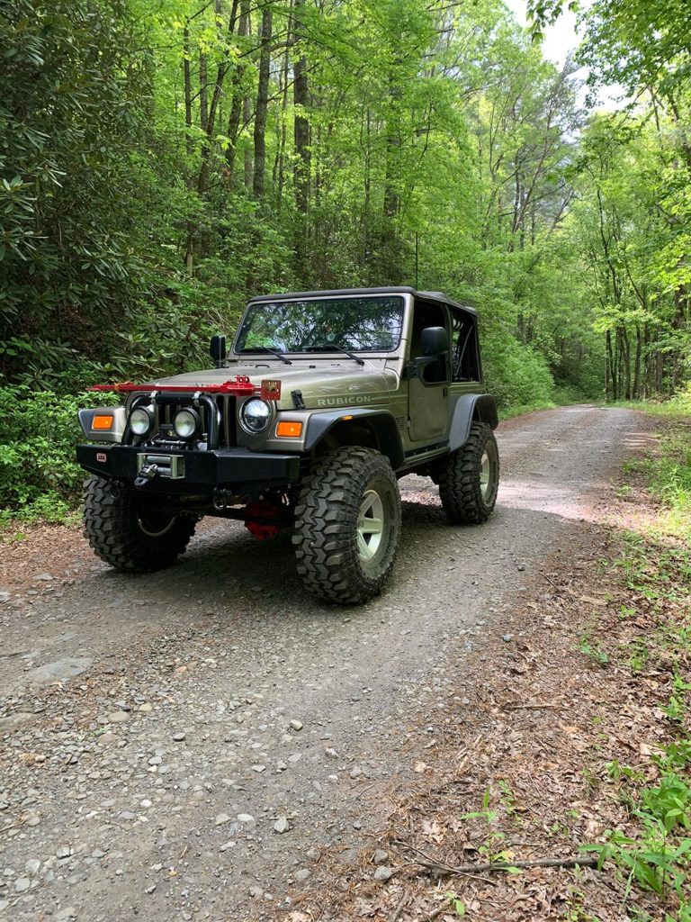 jeep-at-forest-service-road-22-tumbling-creek-rd-ga-tn-state-line.jpg